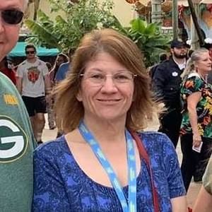 Meet your Posher, Lisa